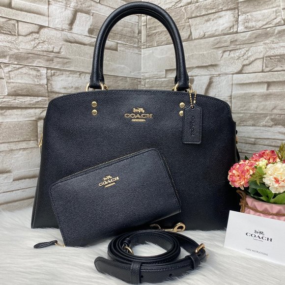 Coach Handbags - 👜COACH SET🌺LILLIE CARRYALL & WALLET
